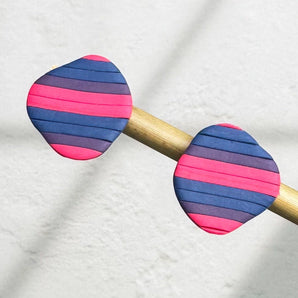 Ohrstecker in Bisexuellen-Pride-Farben mit organischer Form – ein stilvolles Zeichen für Toleranz und Vielfalt!