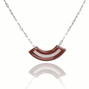 Statement Kette mit gebogenem Anhänger in Trendfarbe Mocha Mousse
