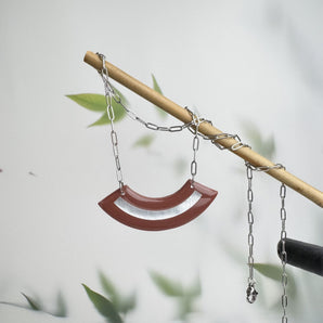 Statement Kette mit gebogenem Anhänger in Trendfarbe Mocha Mousse