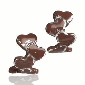 Mocha Mousse Hearts – Asymmetrische Herzstecker mit Gold oder Silber